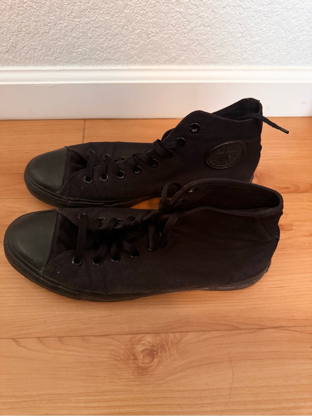 Converse High Top Sneakers in Black